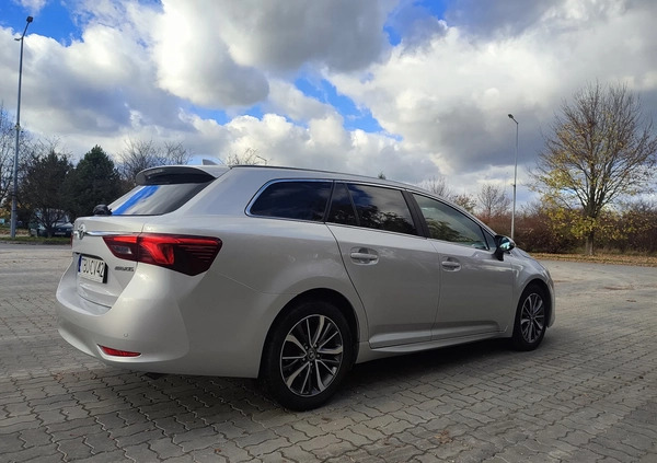 Toyota Avensis cena 40500 przebieg: 240000, rok produkcji 2015 z Pińczów małe 22